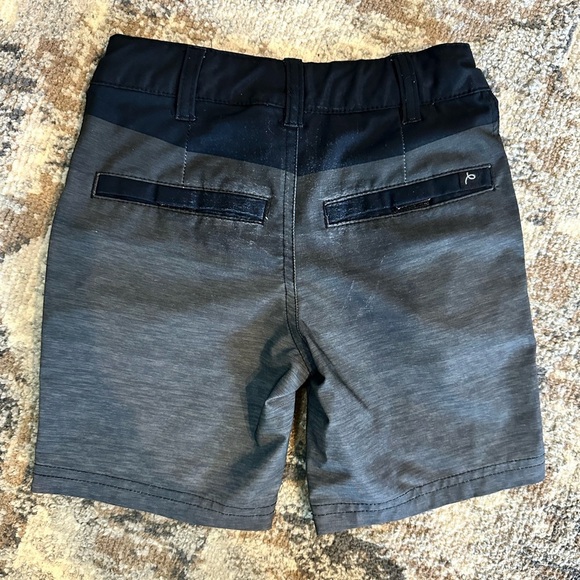 Boys grey snap front adjustable waist band shorts by art class. 4 - Picture 2 of 6